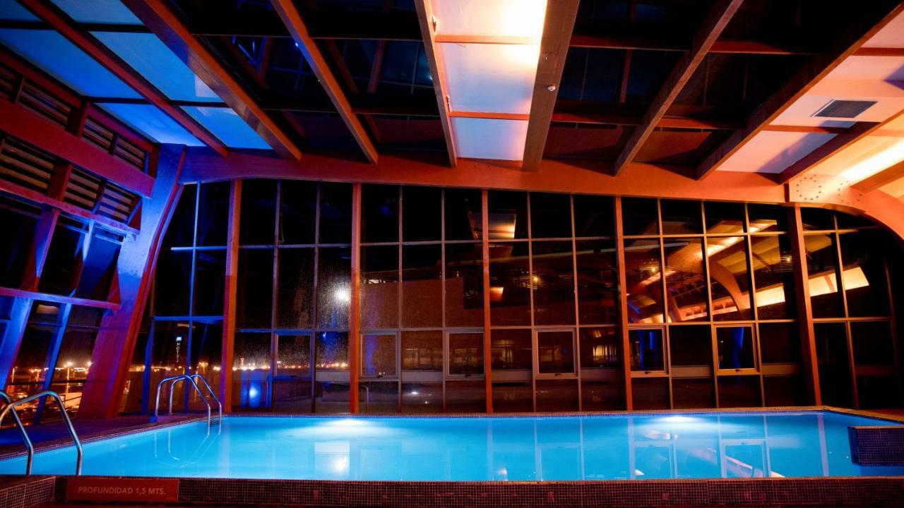 Mds Hotel Calama Eksteriør billede The pool at the hotel