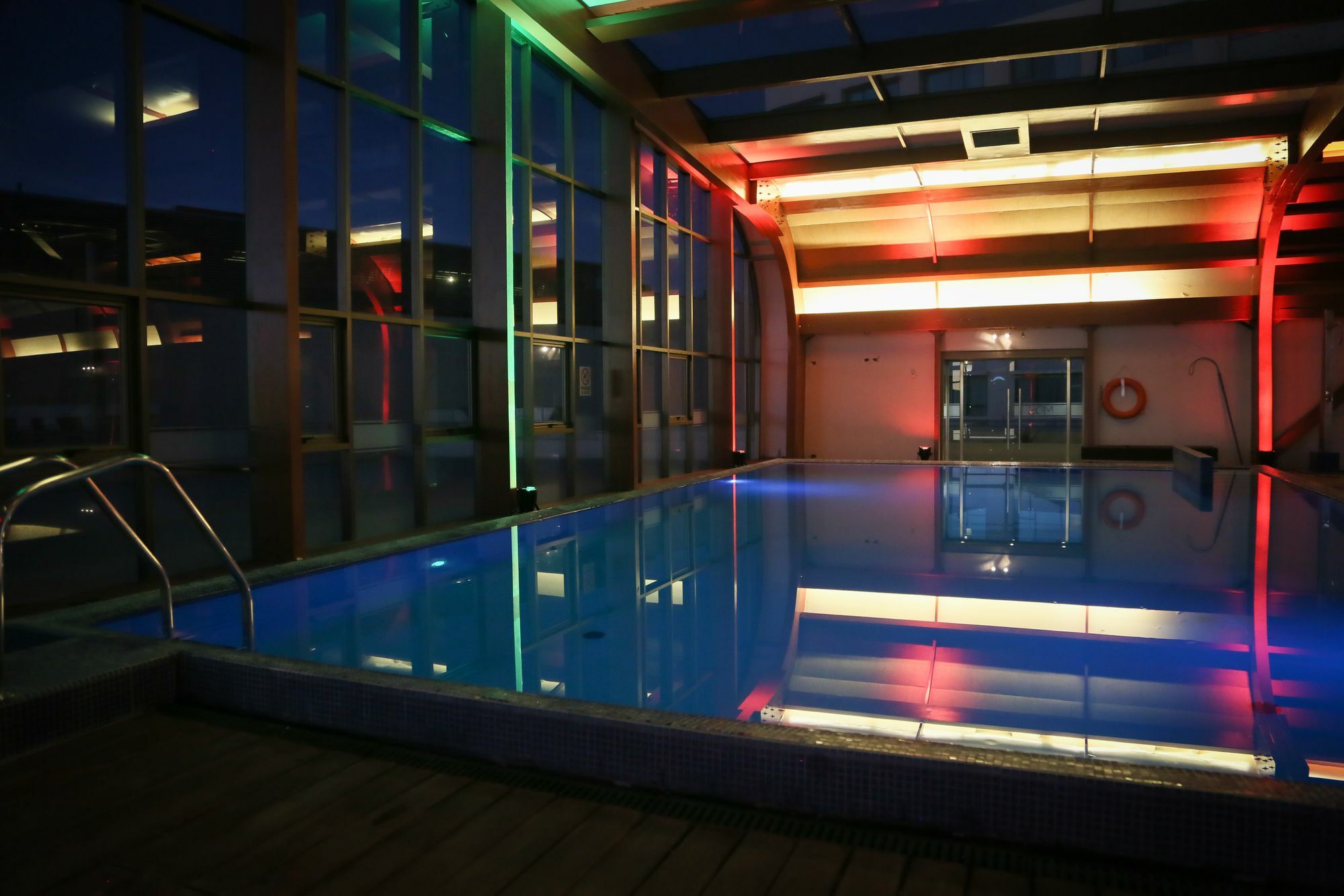 Mds Hotel Calama Eksteriør billede The pool at the 101 Skybar