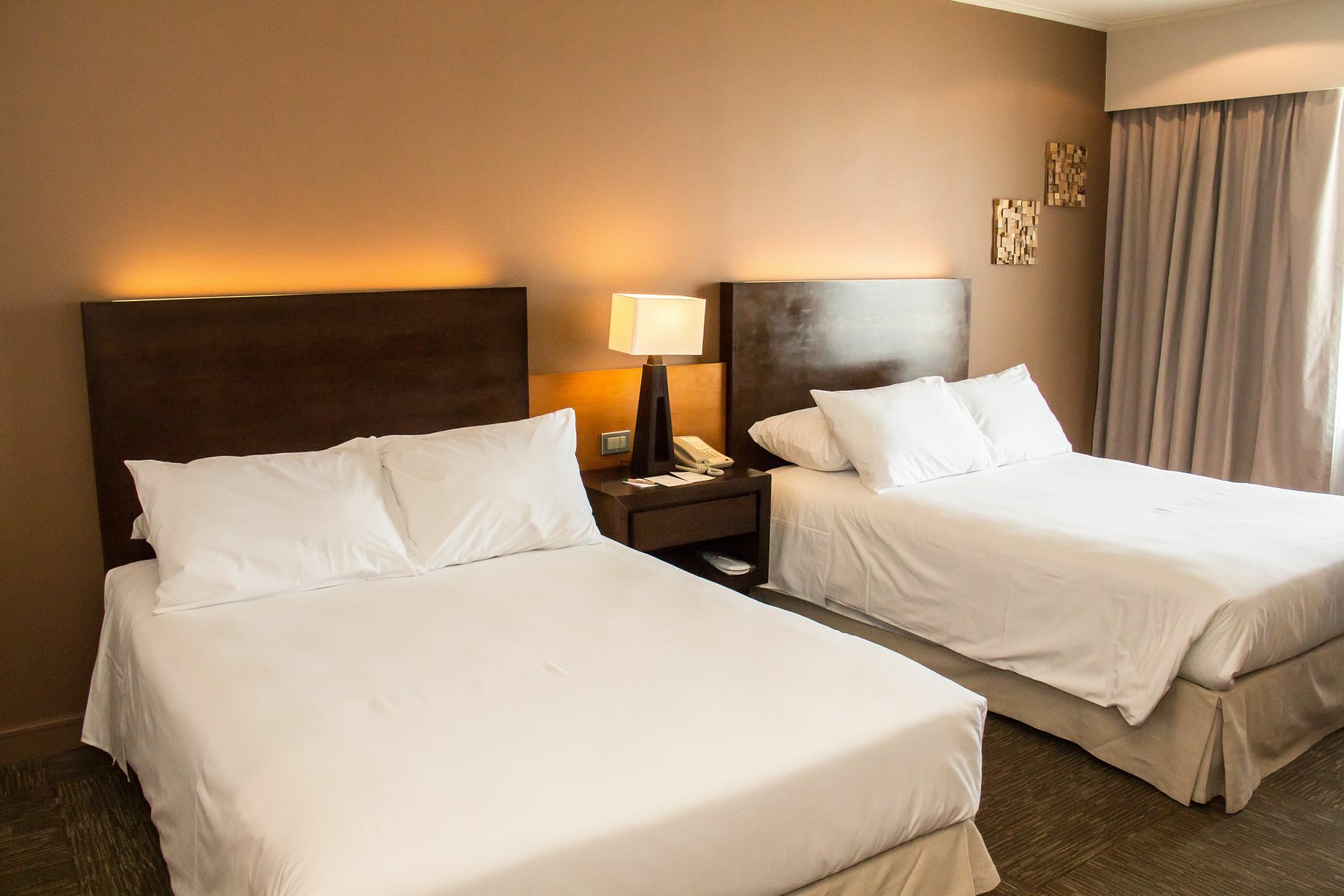Mds Hotel Calama Eksteriør billede A room at the Hilton Garden Inn