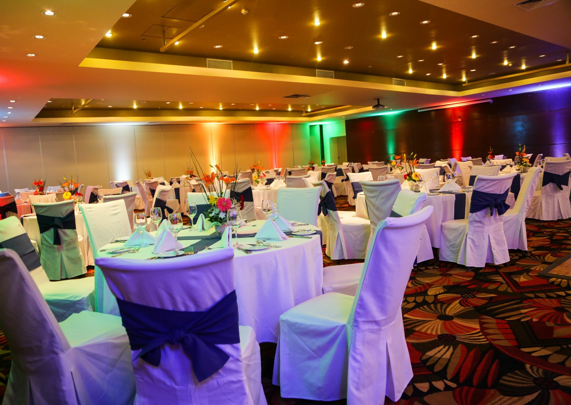 Mds Hotel Calama Eksteriør billede A wedding reception at the Grand Ballroom